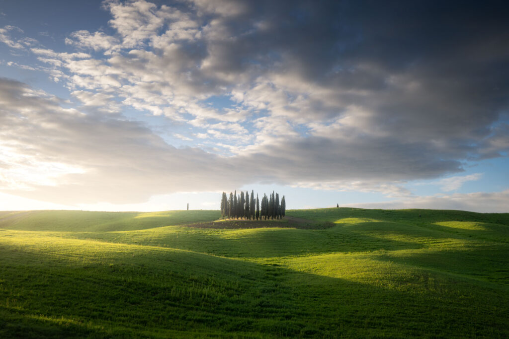 Het glooiende landschap van Toscane