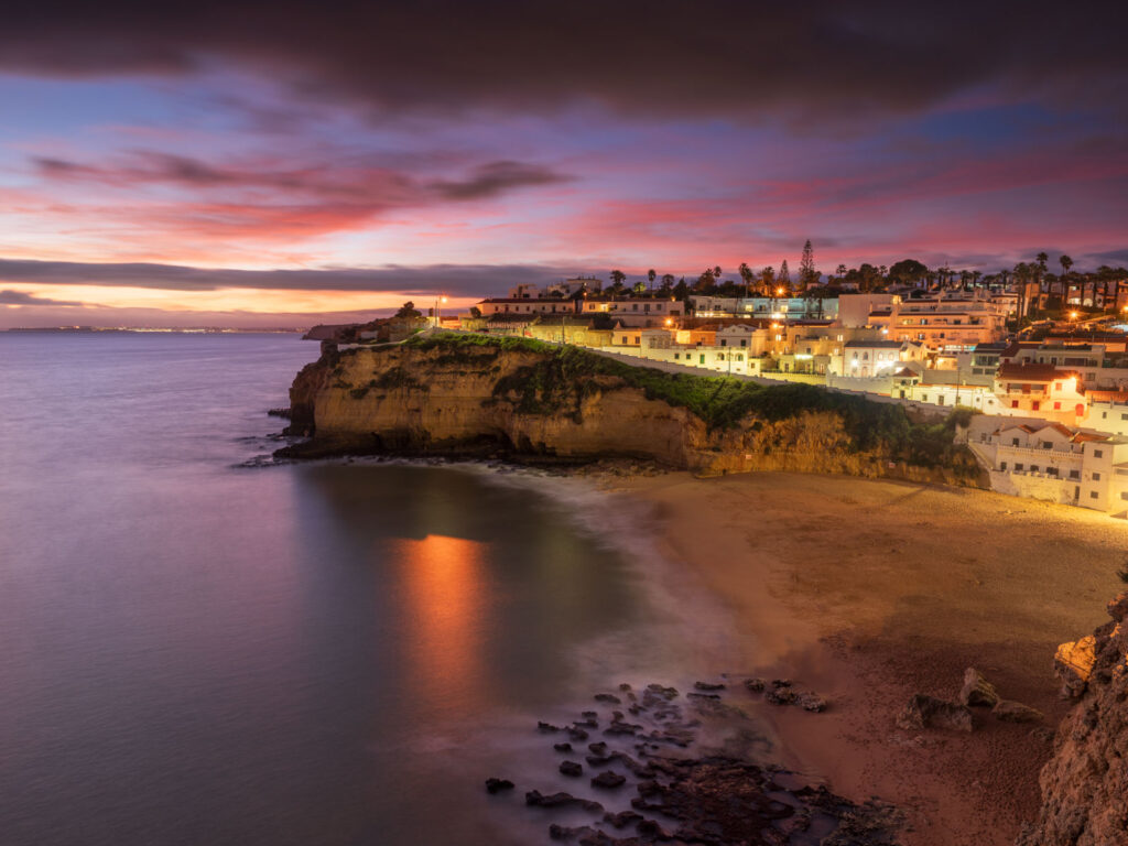 Algarve tijdens zonsondergang